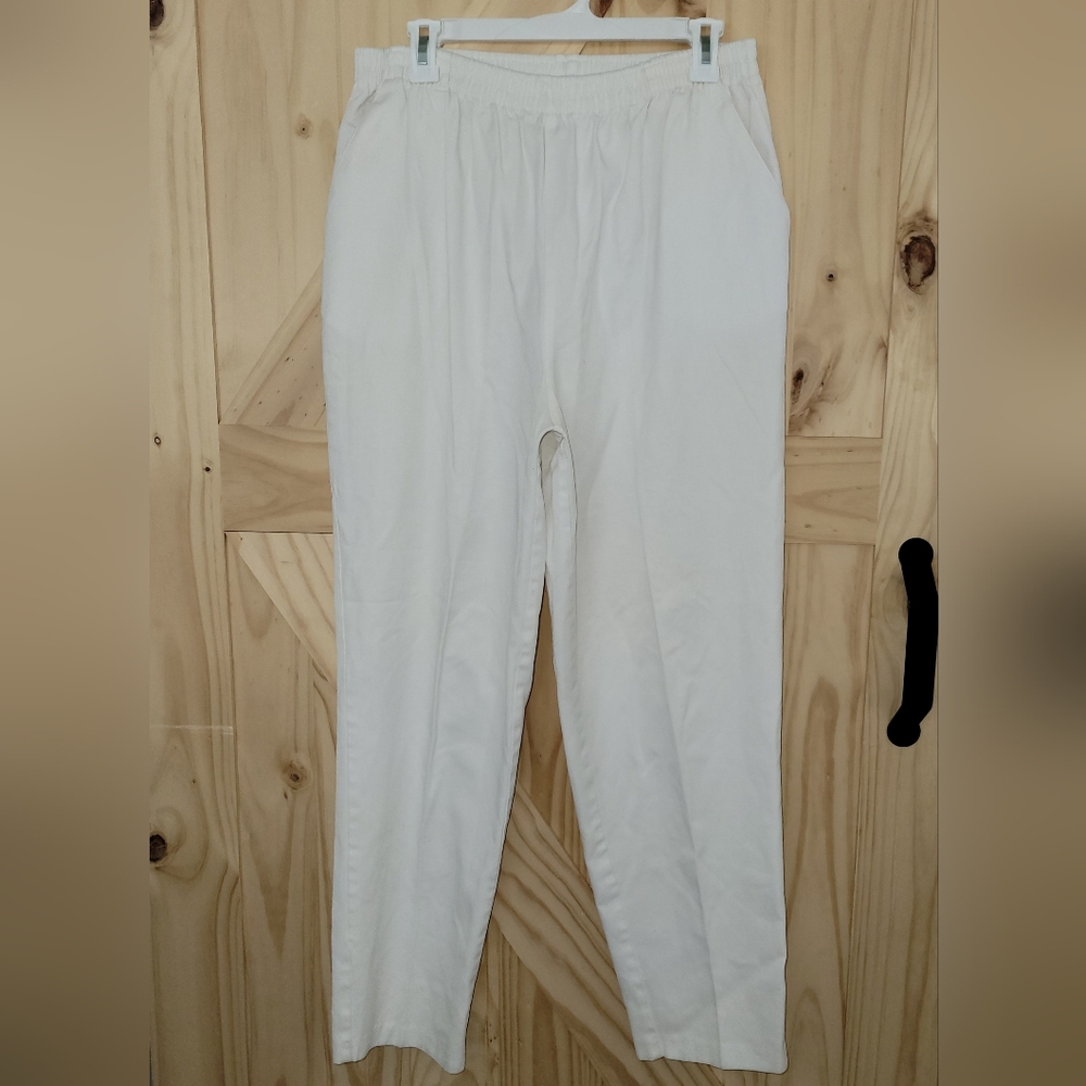 Whitefish Bay white pants